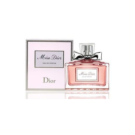 Dior Miss Dior 50 ml Eau de Parfum EDP La nuova Eau de Parfum Miss Dior 50ml è una fragranza fiorita che sprigiona femm