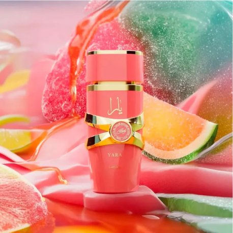 LATTAFA YARA CANDY 100ML EDPè un\'esplosione di gioia, un viaggio olfattivo che inizia con la frizzante freschezza del r