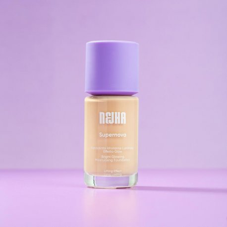 NEJHA Supernova – Fondotinta Glow – C04 AlmondFondotinta Idratante Effetto Glow dal finish luminoso, texture leggera e 