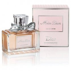 Christian Dior Miss Dior Eau De PARFUM 30MLMiss Dior è un chypre che procede per fasi. Un percorso che comincia con il